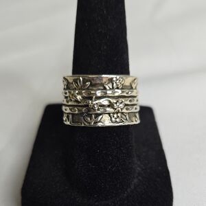 Wide Band Silver Tone Floral Ring,‎ Size 7.5